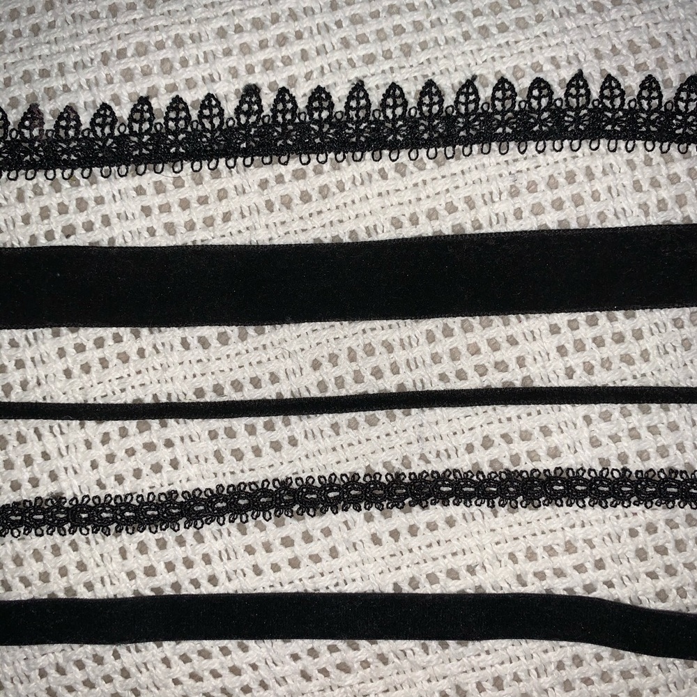 Set of 5 Lace and Velvet adjustable chokers